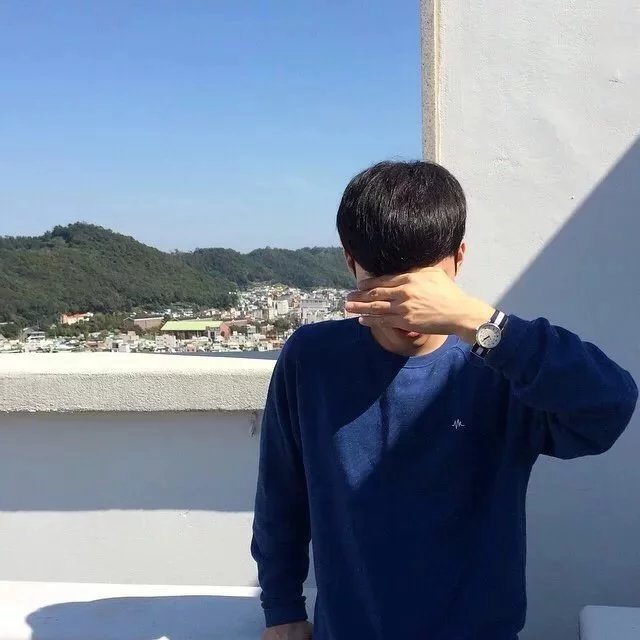 容纨岚瑾
