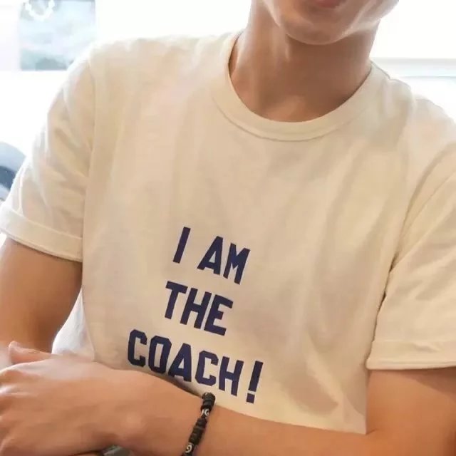 翁育春怡