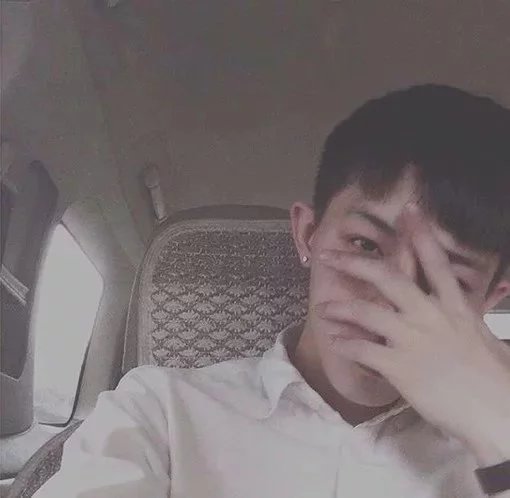 浦烁宏旭