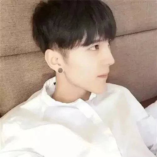 娄寒娜伟